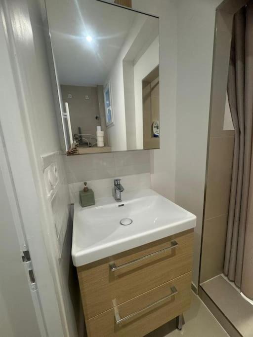 Luxueux Appartement La Defense - Porte Maillot - Parc De Bagatelle - Jardin D'Acclimatation - 6 Pers Bois-Colombes 外观 照片